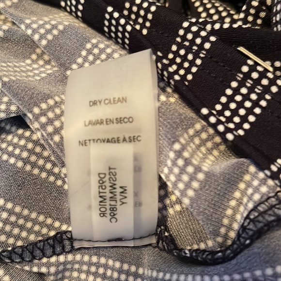 TOMMY HILFIGER blue and white stripe sleeveless top. Sz medium - Picture 7 of 7